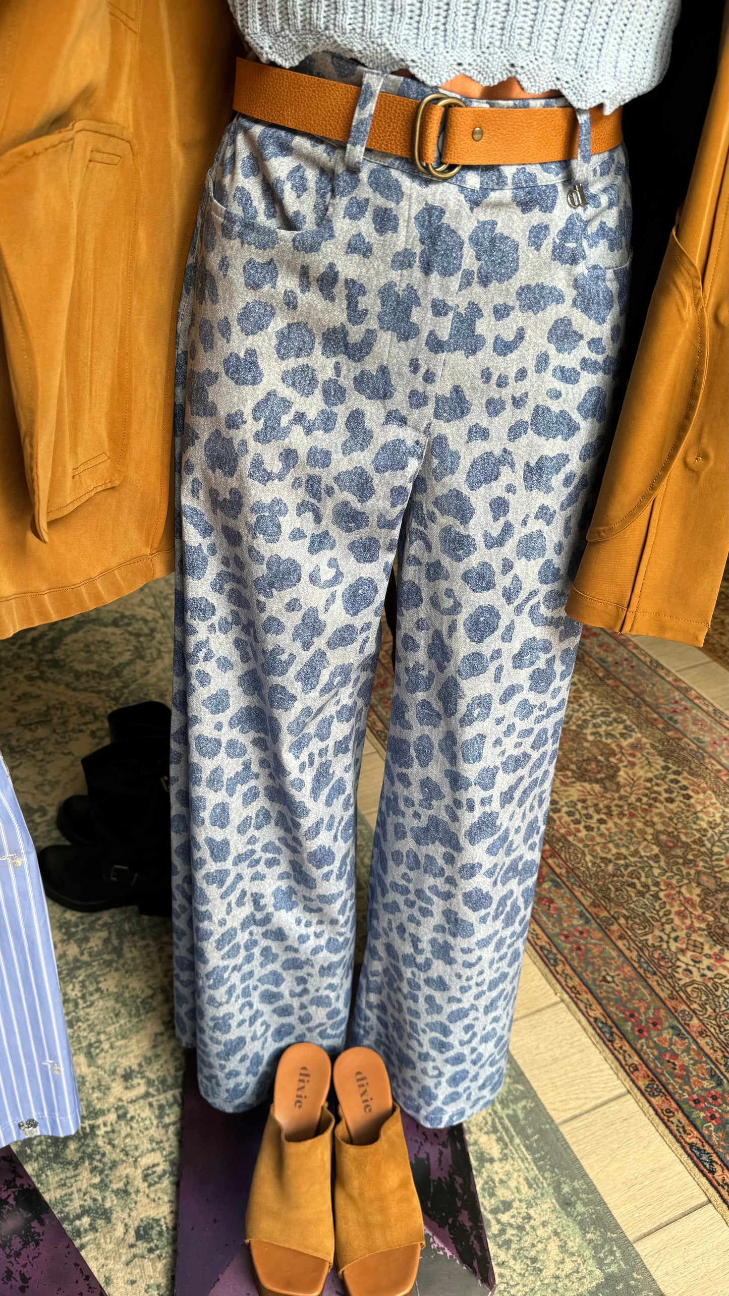 Pantaloni leopardati blu