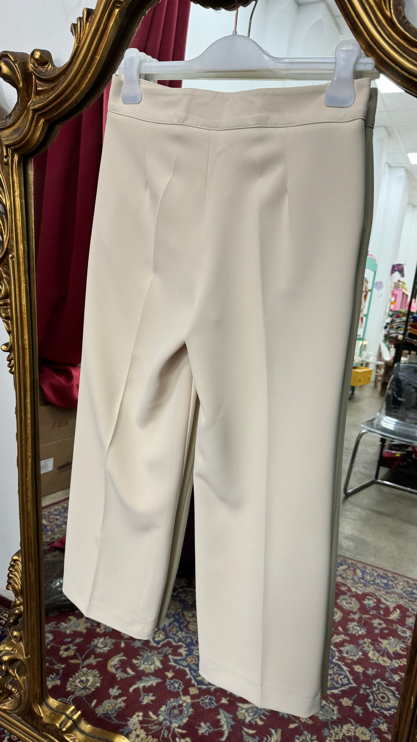 Pantalone bottoni oro