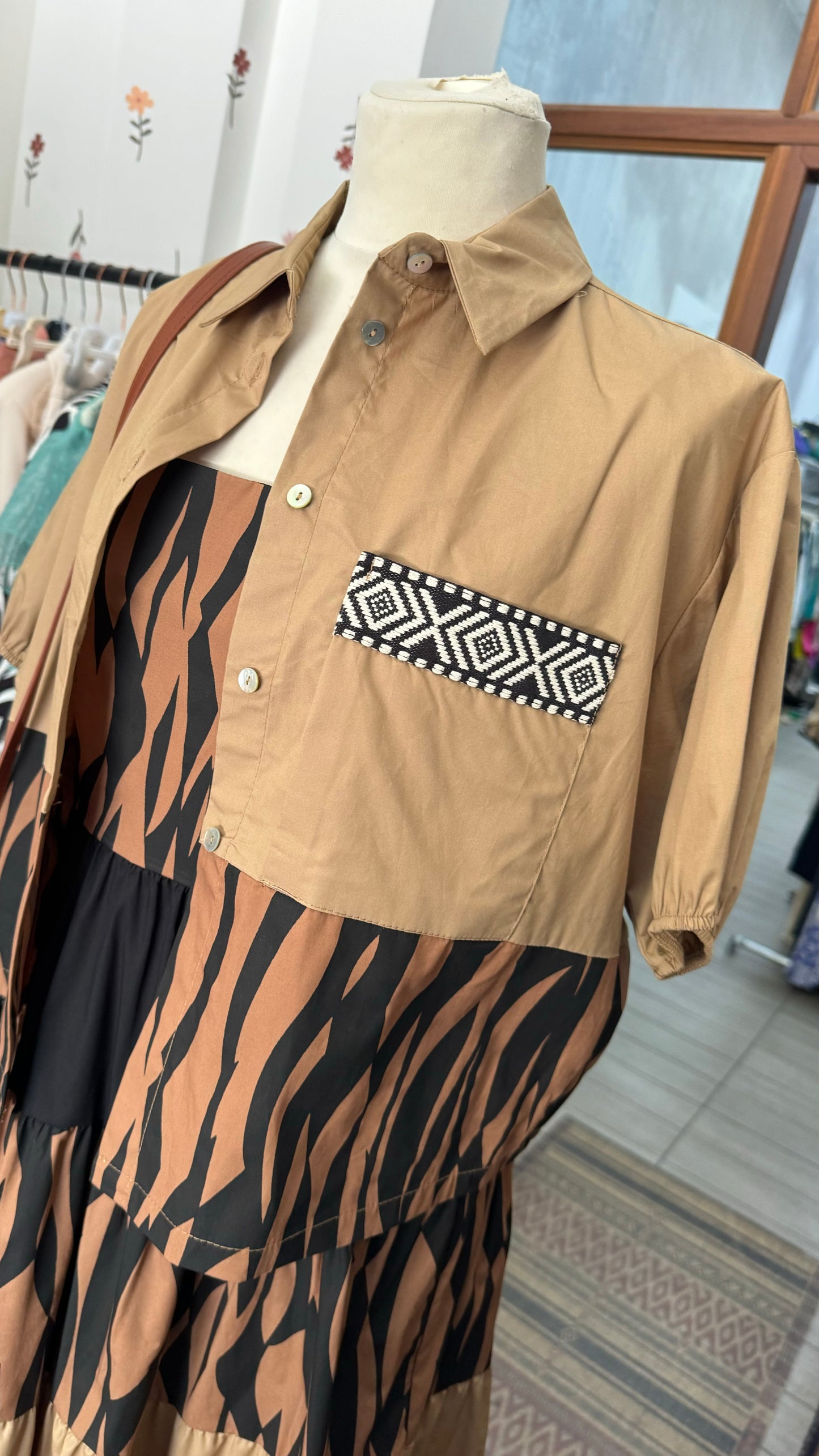 Camicia beige zebrata